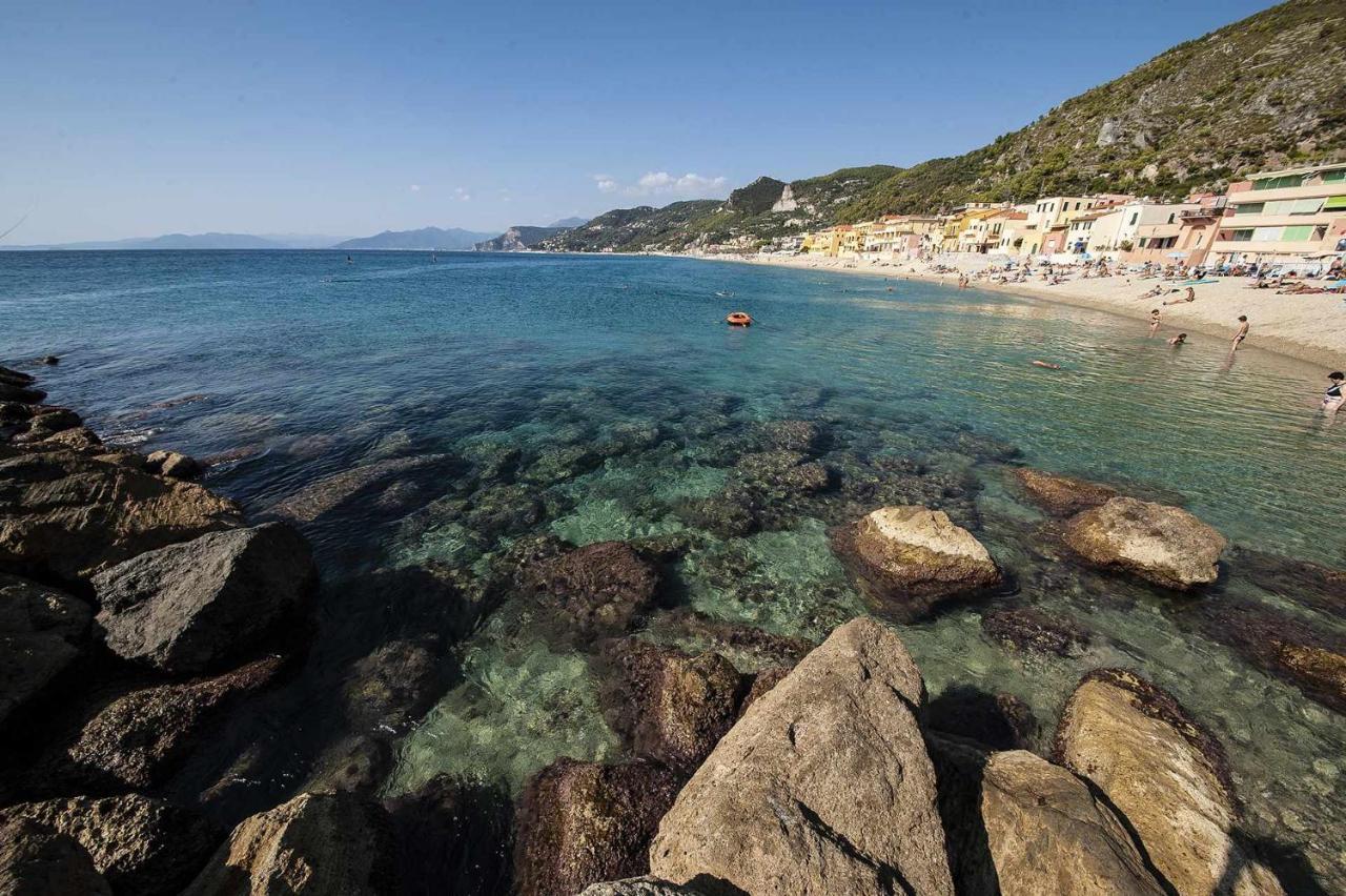 Fornaci 9 Rivieraholiday ปิเอตราลิกูเร ภายนอก รูปภาพ