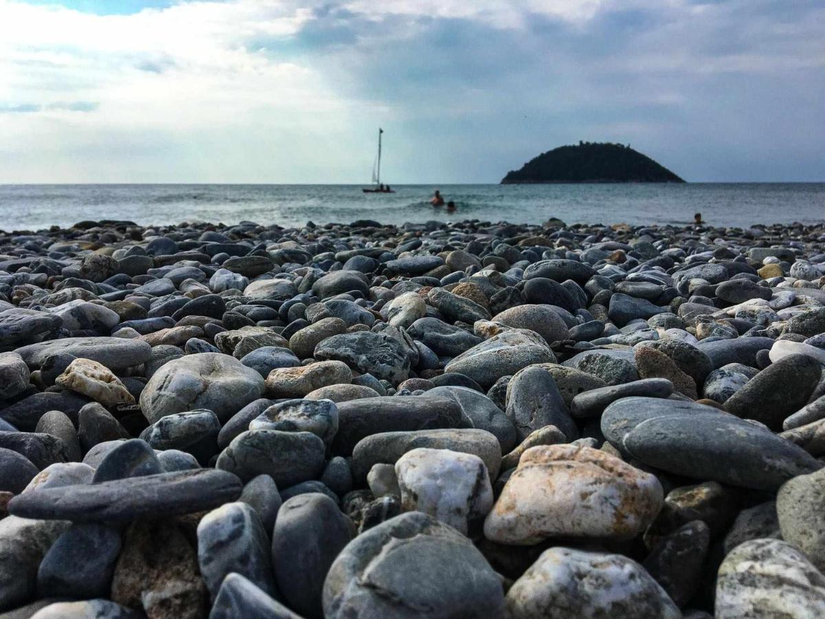 Fornaci 9 Rivieraholiday ปิเอตราลิกูเร ภายนอก รูปภาพ